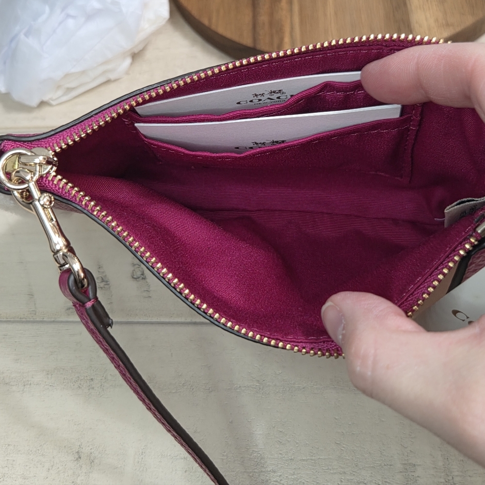 Coach wristlet in pebbled Pink leather with a shearling trim, NWT - Picture 15 of 15